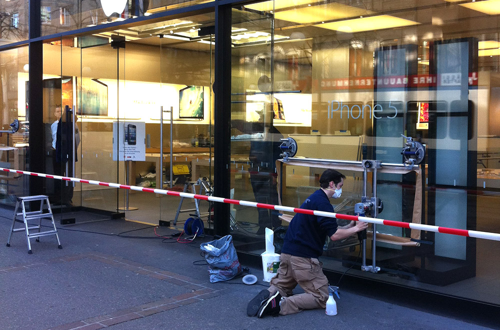 vetrox, glaskratzer, glaskratzer entfernen, glaskratzerentfernung, scratching, graffiti, glass doc, glassanierung, verkratztes glas